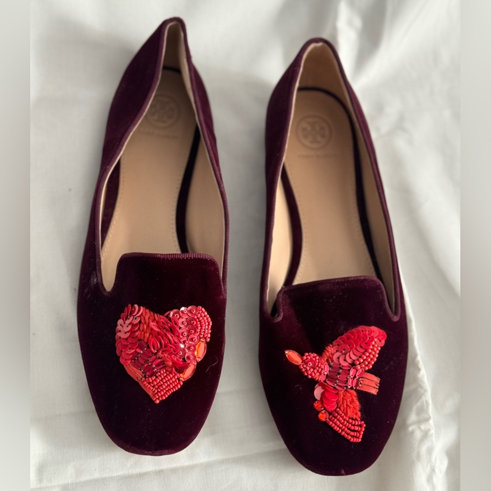 NEW Tory Burch Sz 9 Purple burgundy velvet lofer beaded heart and dove